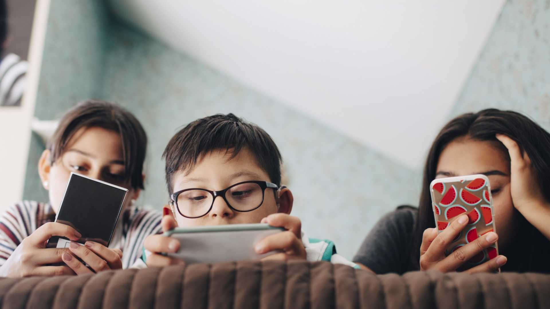 How Digital Screen Time Affects Your Eyes – You & Eye by Dr. Nicky